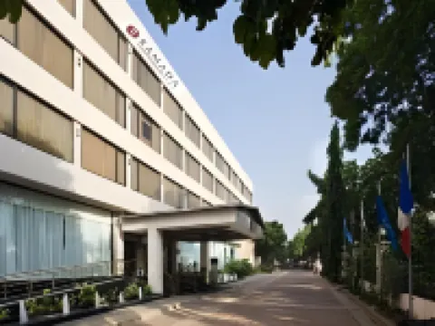 ラマダ プラザ カラチ ホテル カラチのホテル