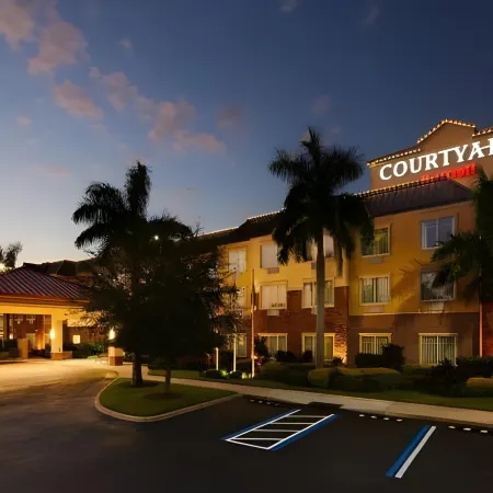 Courtyard Sarasota at University Town Center