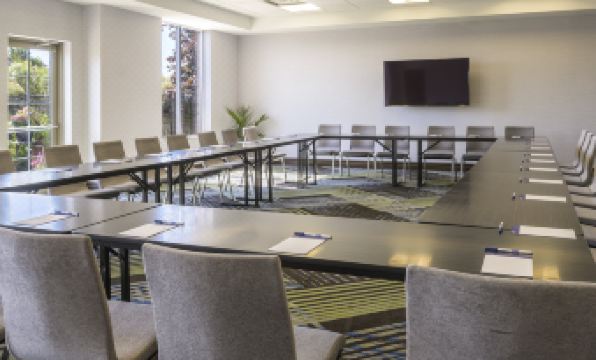Holiday Inn Express & Suites NORTH BAY by IHG