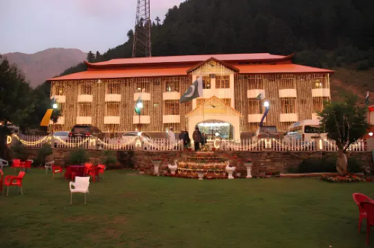 โฮเทล เดมานชิ นารัน