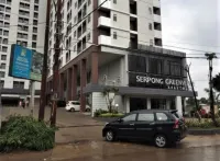 [Deact] Comfy Room at Apartemen Serpong Greenview with Sky Garden View
