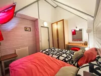 LoLa Hotels near Puma Outlet Kirchheim