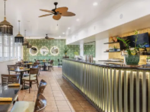 Best Western Plus Hill House ベーカーズフィールドのホテル