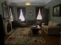 2 Br Victorian Apt, 2800 sq ft, 2 Floors with Full Kitchen , 2 Baths and Laundry