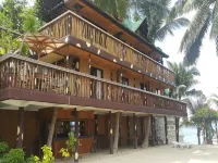 Bamboo House Beach Lodge & Restaurant Hotels near Talipanan Beach