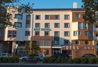 Brit Hotel Tours Sud – le Cheops Hotels in Saint-Genouph