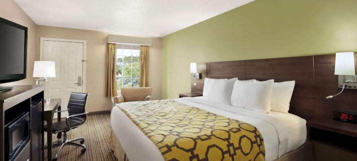 Baymont by Wyndham Kingsland Hotels in Kingsland