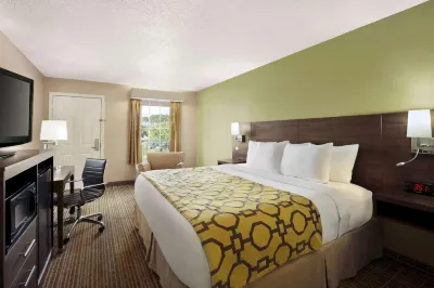 Baymont by Wyndham Kingsland Hotels near Kingsland Visitors Services & Welcome Center