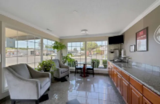 Econo Lodge Woodland Near I-5