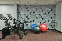 Graduate by Hilton Cincinnati - Gym
