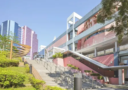 Urbanwood Hung Hom Отели рядом с достопримечательностью «Hugo Boss(Yuanfang store)»