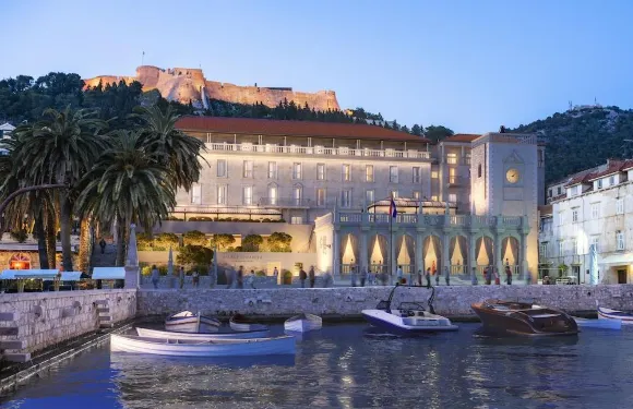 赫瓦爾宮伊麗莎白酒店