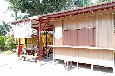 Tutus Homestay Syariah RedPartner Hotels in Purutrejo