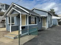 Newly Renovated 2 Bedroom House Hotel di Seaside Heights