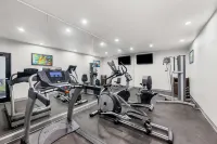 Best Western Palace Inn  Suites - Phòng tập thể hình