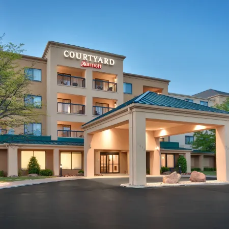 Courtyard Oklahoma City Northwest Отели рядом с достопримечательностью «Торговый центр "Олд Шепард"»