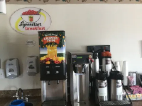 Super 8 by Wyndham New Castle Hotels in Lawrence County
