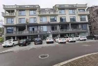 Bridge View Homestay - parking