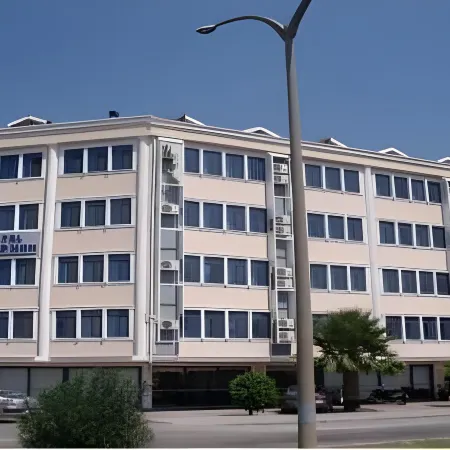 Ozalp HAN Hotel