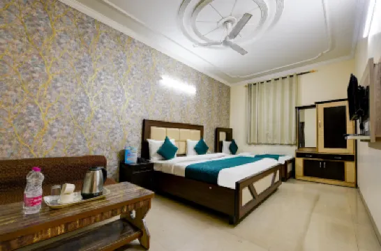 Hotel Mayank Plaza-Near IGI Airport Terminal-3 Hotels near INDIAN AIR FORCE MUSEUM