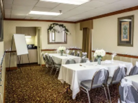 แคลเรียน พอยต์ เดอรัม รีเสิร์ช ไทรแองเกิล พาร์ค โรงแรมในTriangle