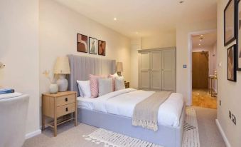The Millharbour Retreat - Elegant 1bdr Flat With Balconies