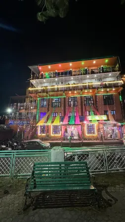 Goroomgo Maheshwari & Banquet Hall Tehri Отели в г. Чемба