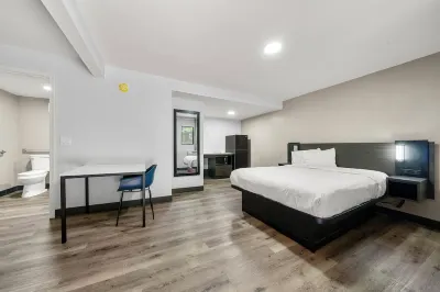 Efficiency Lodge Carrollton Hotels near Center Pointe Suites