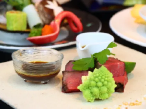 시로카네 노 모리