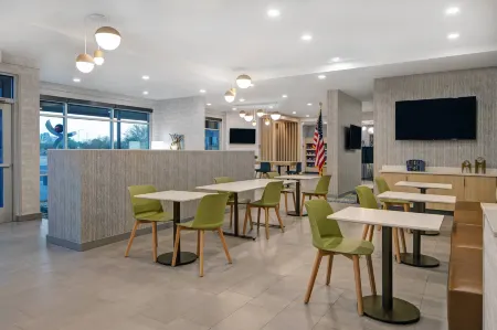 TownePlace Suites Phoenix Glendale Sports & Entertainment District