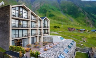 Step Inn - Kazbegi