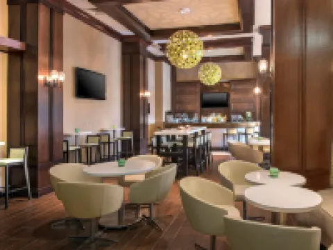 DoubleTree by Hilton South Charlotte Tyvola