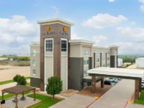 La Quinta Inn & Suites by Wyndham Denton - University Drive Hotel di Denton