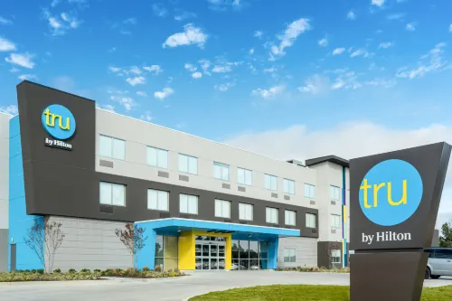 Tru by Hilton Greenville - 3-Star