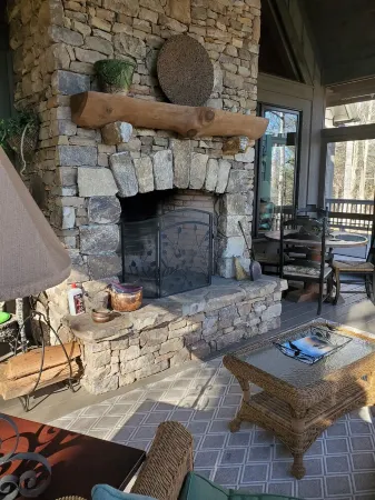 Escape to Your Cozy Cashiers Retreat, Just a Hop Away from Lake Glenville