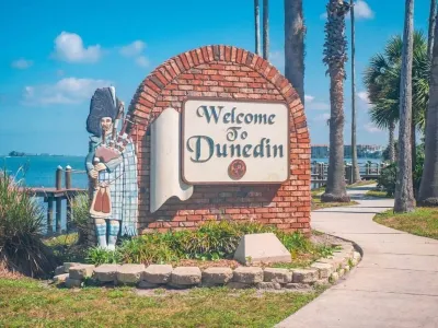 Heated Pool, Hot Tub, Bikes, minutes to Clearwater Beach & Honeymoon Island! Hotels near Blue Dragon Knotwork - Celtic Art