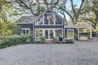 The Barn at Linwood - Tucked away in old downtown Summerville. A special getaway