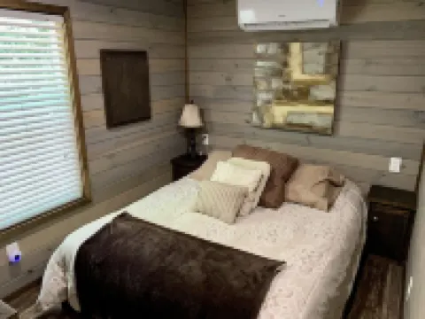 Tiny Home only 1 mile to Vogel State Park!  Wandering Wood at the Reece Farm Vlg