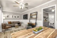 Perfect 2BR Modern Ranch!! Hotels in Dearborn