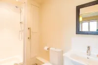 Tin mine riverside retreat, log fires, views, wildlife, ruins, pet-friendly Hotel a Calstock