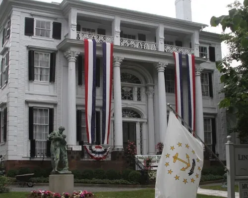 Historic Downtown Bristol Apartment Hotels in Bristol