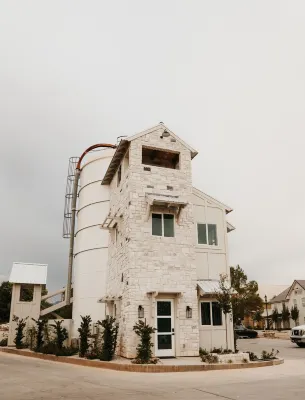 The Silo Inn near Zion, Snow Canyon and Bryce Canyon! honeymoon getaway. 2023