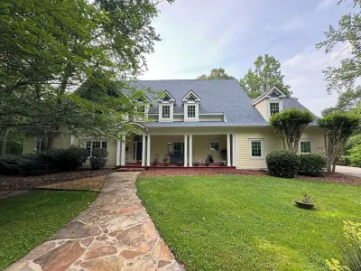 Water's Edge Oconee - Rest & Play by River, Lake, and Pool close to Athens, GA