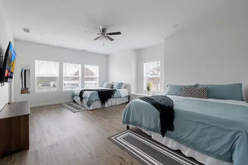 Downtown FW Stockyards TCU HotTub MiniGolf with Skyline View