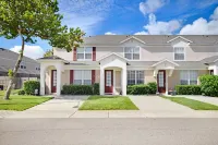 Nature view pool home near Disney and dining; King bed Master Hotels in West Kissimmee