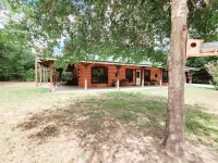 Spacious log cabin for country getaway Hotel di County Freestone