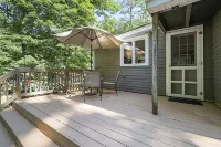 Cozy cottage with private HOT TUB, lake access, Gunstock mountain & fire pit