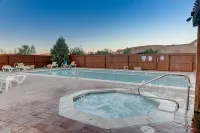 Mountain Views In the heart Of Canyon Country; Adventure base for your visit!