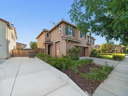 Wine Country Farmhouse with Fire Pit & BBQ near Napa, San Francisco & Sacramento Отели в г. Фейрфилд