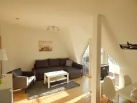 Cozy 1 bedroom apartment with water views